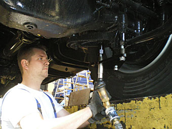 Adapterplatte anschrauben