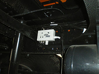 Anbringen des Steuerventils am Längsträger